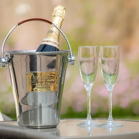 The Horseshoe Country