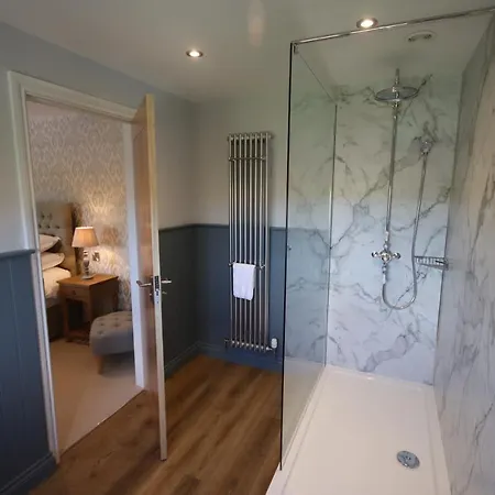 Inn The Horseshoe Country