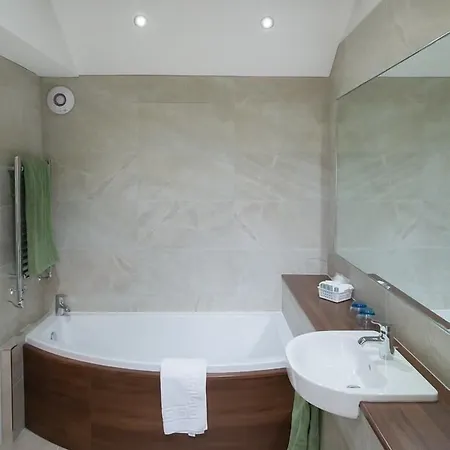 The Horseshoe Country 4* Pickering