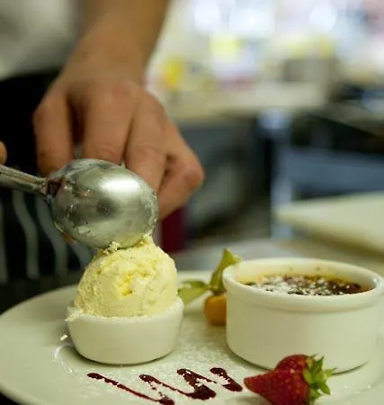 The Horseshoe Country Pickering